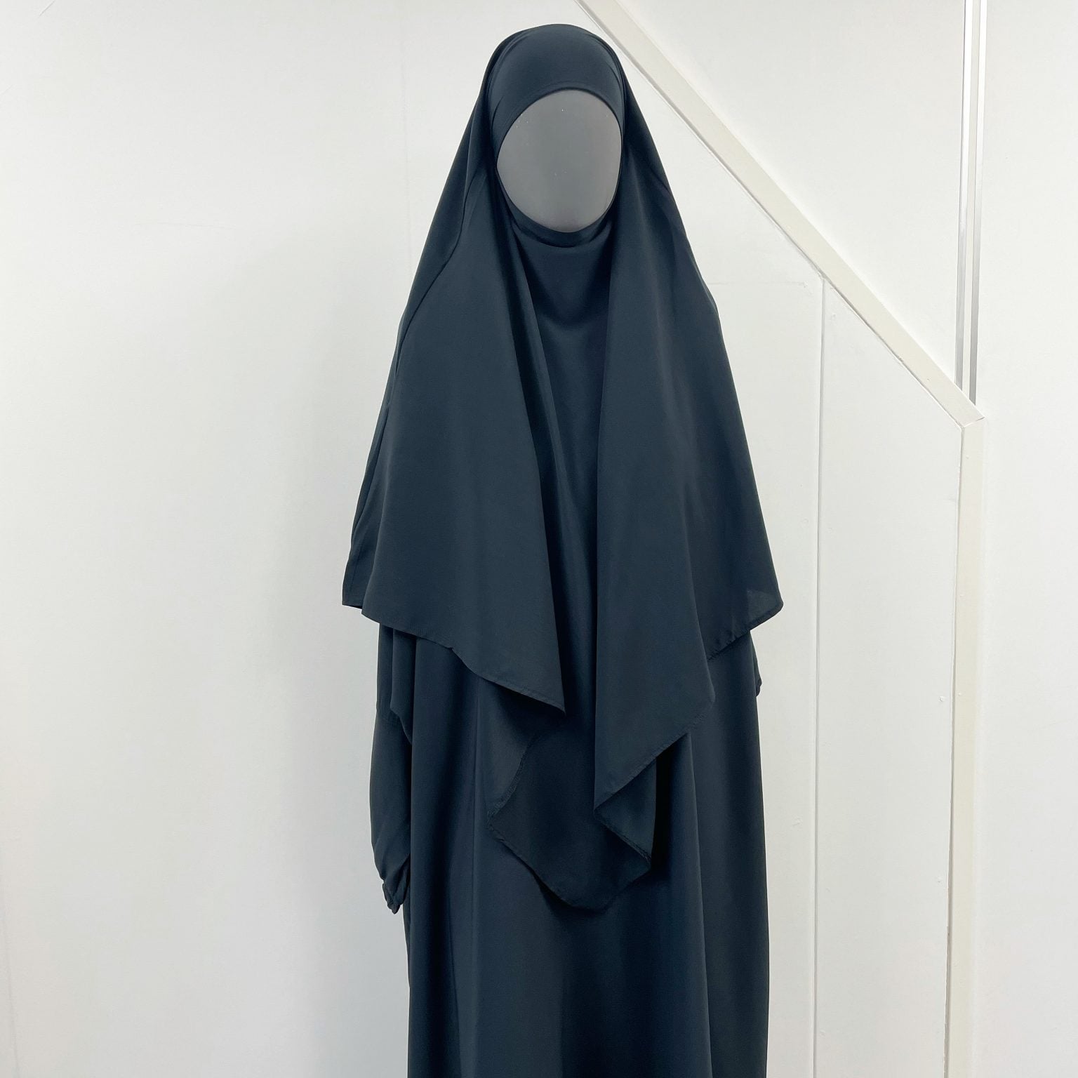 Amira Khimaar Short 'Dark Grey'
