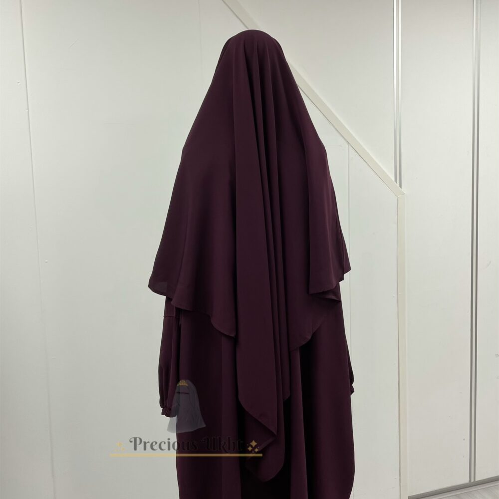 Alternative view of Amira Khimaar Short ‘Plum’