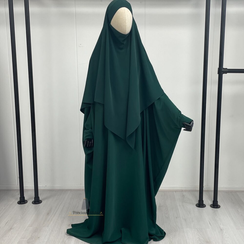 Amira Khimaar Short ‘Emerald Green’ (Medina Silk Fabric)