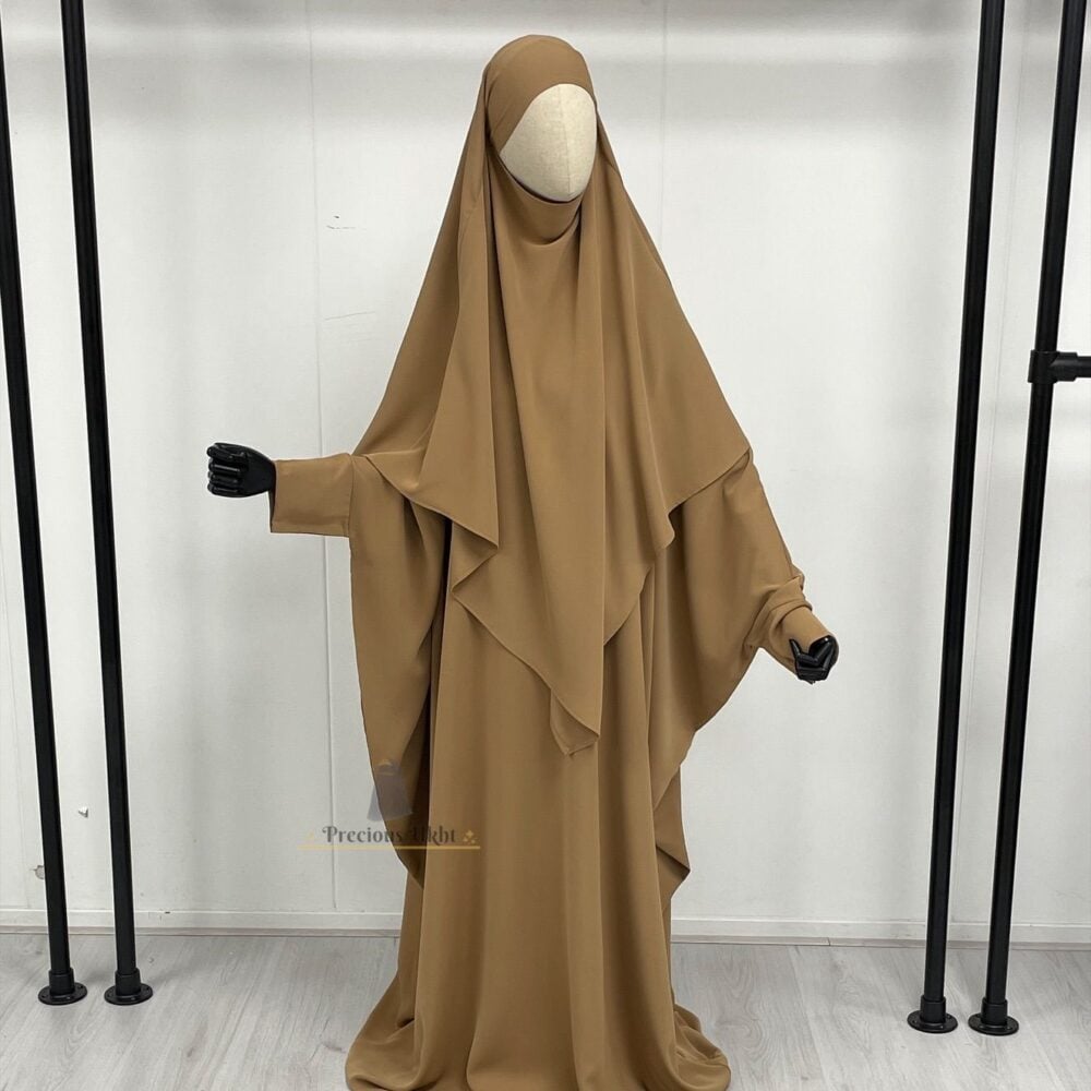 Amira Khimaar Short 'Soft Caramel' (Medina Silk Fabric)