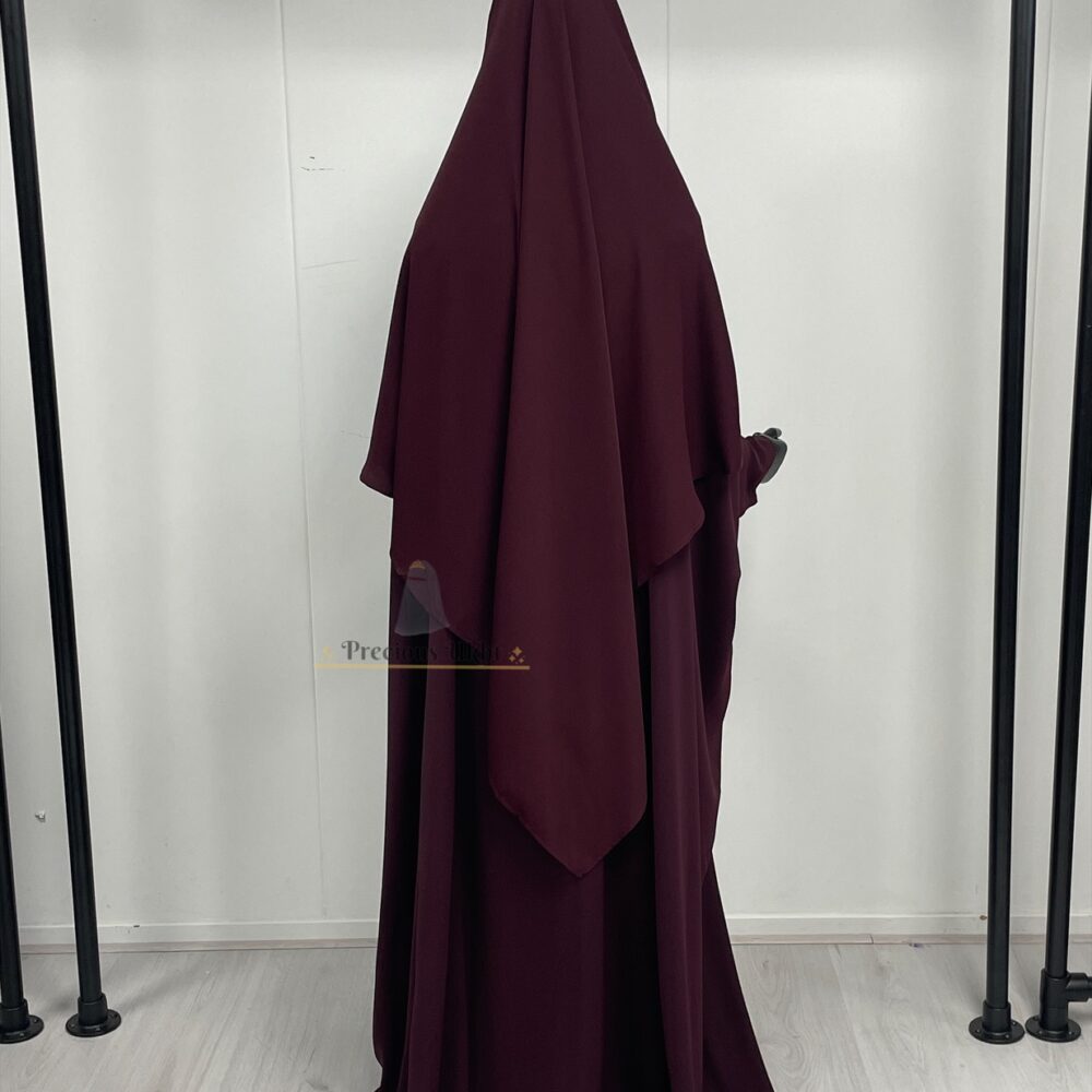 Alternative view of Amira Khimaar Short ‘Plum’ (Medina Silk Fabrics)