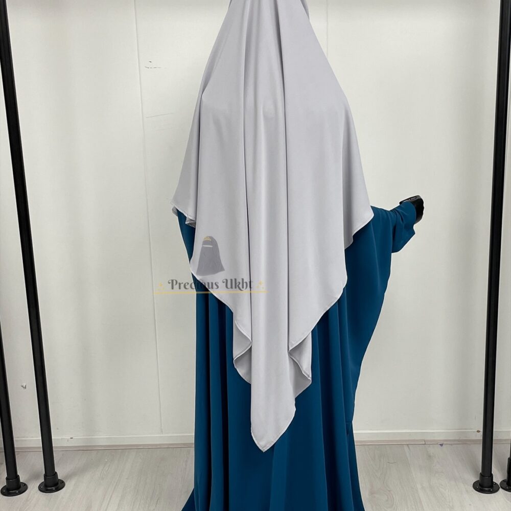 Alternative view of Amira Khimaar Short ‘Light Grey’ (Medina Silk Fabrics)