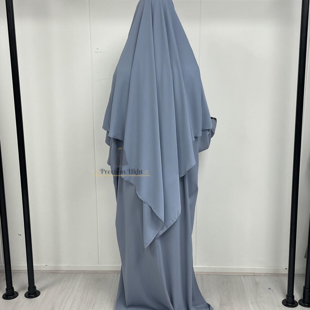 Alternative view of Amira Khimaar Short ‘Soft Blue’ (Medina Silk Fabrics)