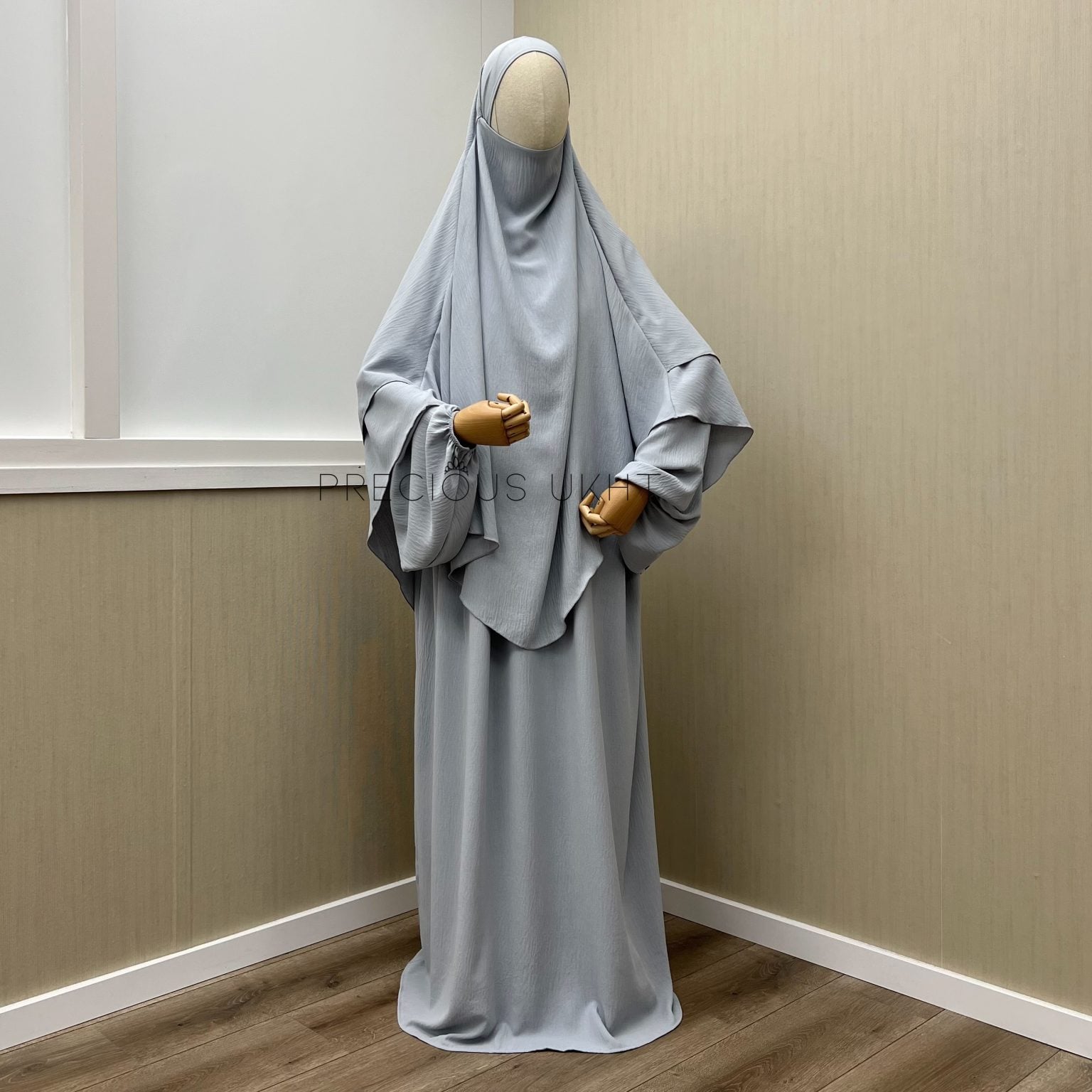 2 Laags Stretch Khimaar & Pofmouw Abaya ‘Light Grey’ (Jazz Fabric)