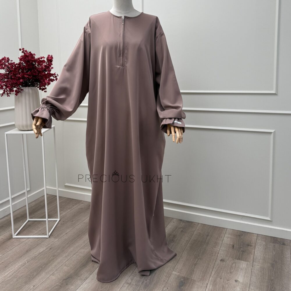 Alternative view of Yemeni Khimaar & Abaya Set 'Mauvie Nude'