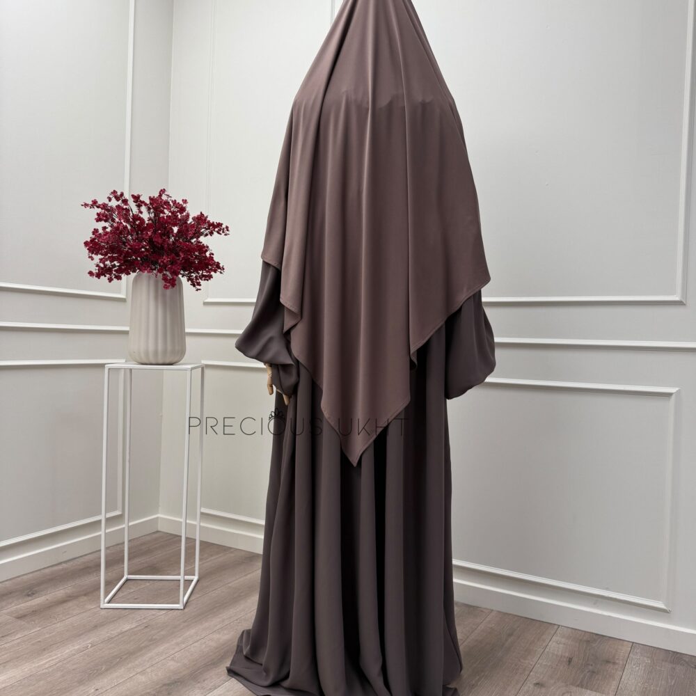 Alternative view of Amira Khimaar Short ‘Taupe Rose’ (Premium Jersey)