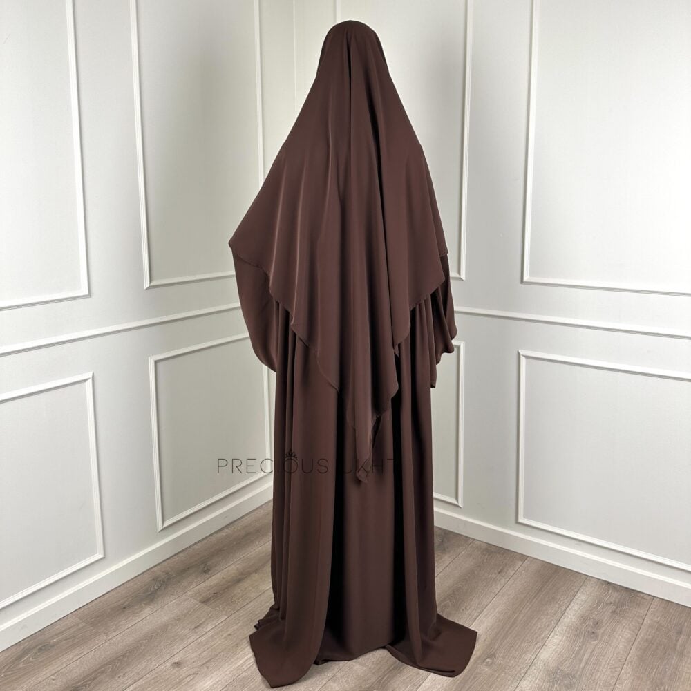 Alternative view of Amira Khimaar Short ‘Chocolate’ (Medina Silk Fabric)