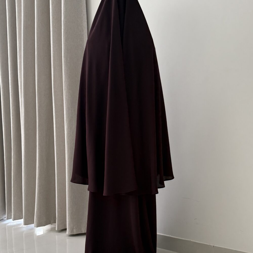 Alternative view of Oemayrah Medium Khimaar ‘Espresso Brown'