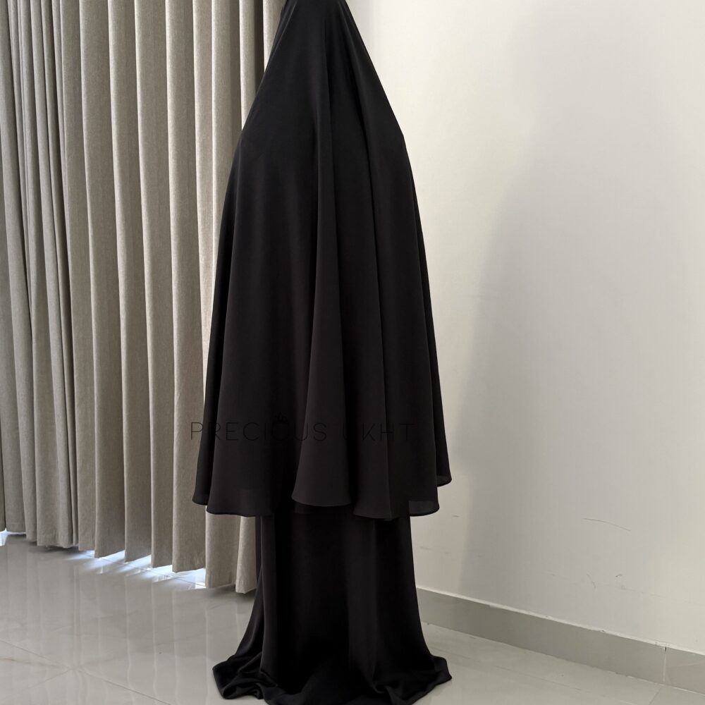 Alternative view of Oemayrah Medium Khimaar ‘Deep Grey'