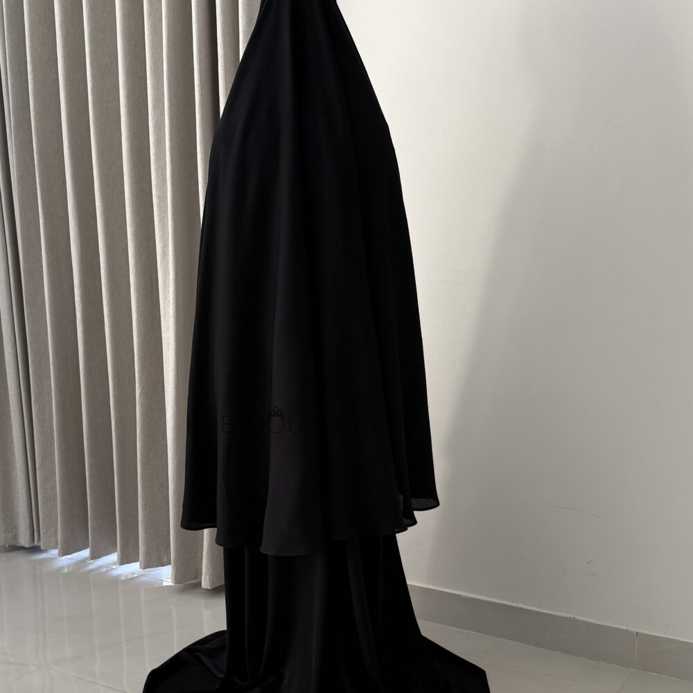 Alternative view of Oemayrah Medium Khimaar ‘Black'