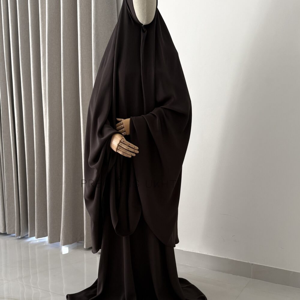 Oemayrah Extra Long Khimaar & Abaya Set ‘Dark Chocolate’