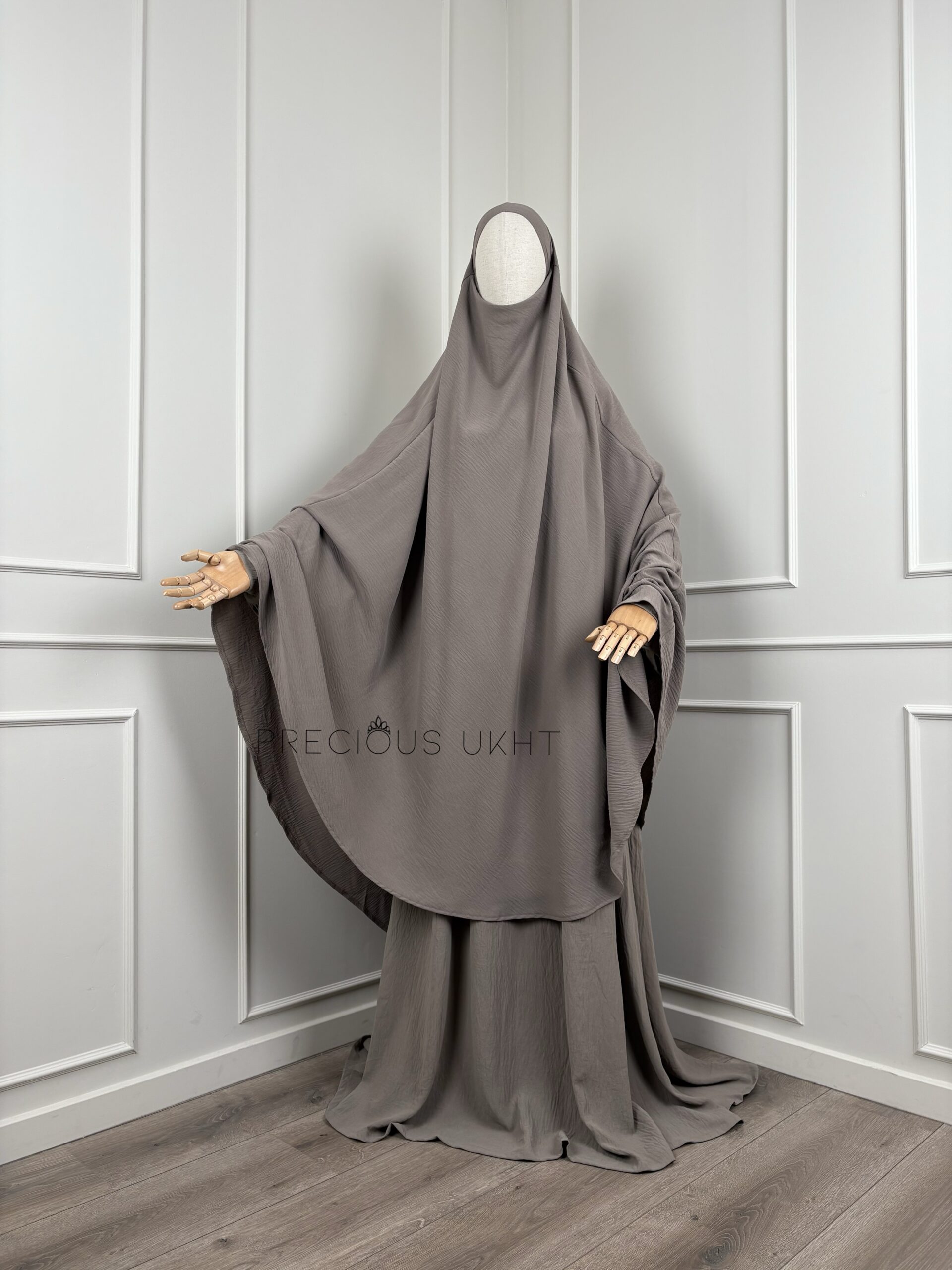 Precious Ukht Tieback Stretch Knie Khimaar 'Taupe' - Afbeelding 3