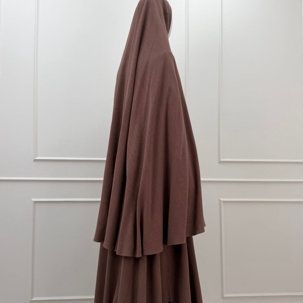 Alternative view of Saba Khimaar 'Hazelnut'