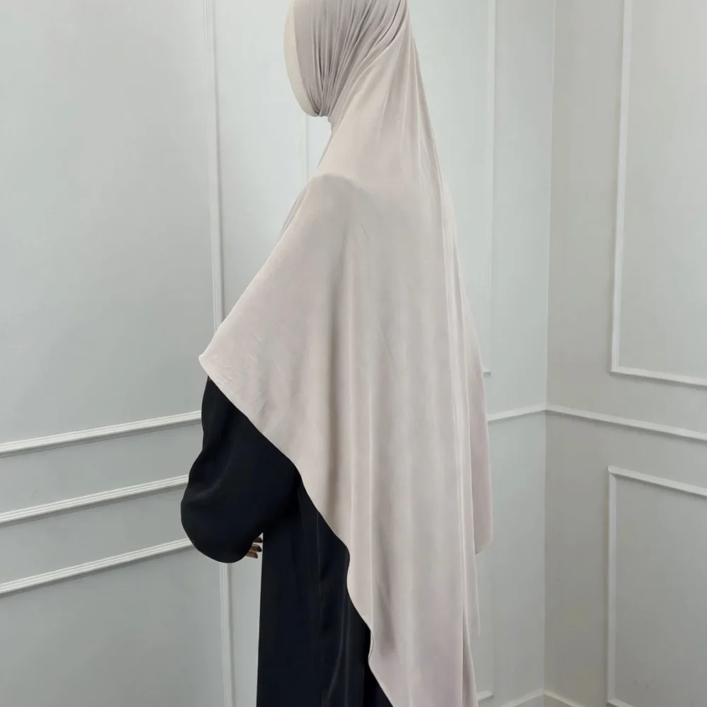 Alternative view of XXL Breathable Scarf ‘Soft Beige’