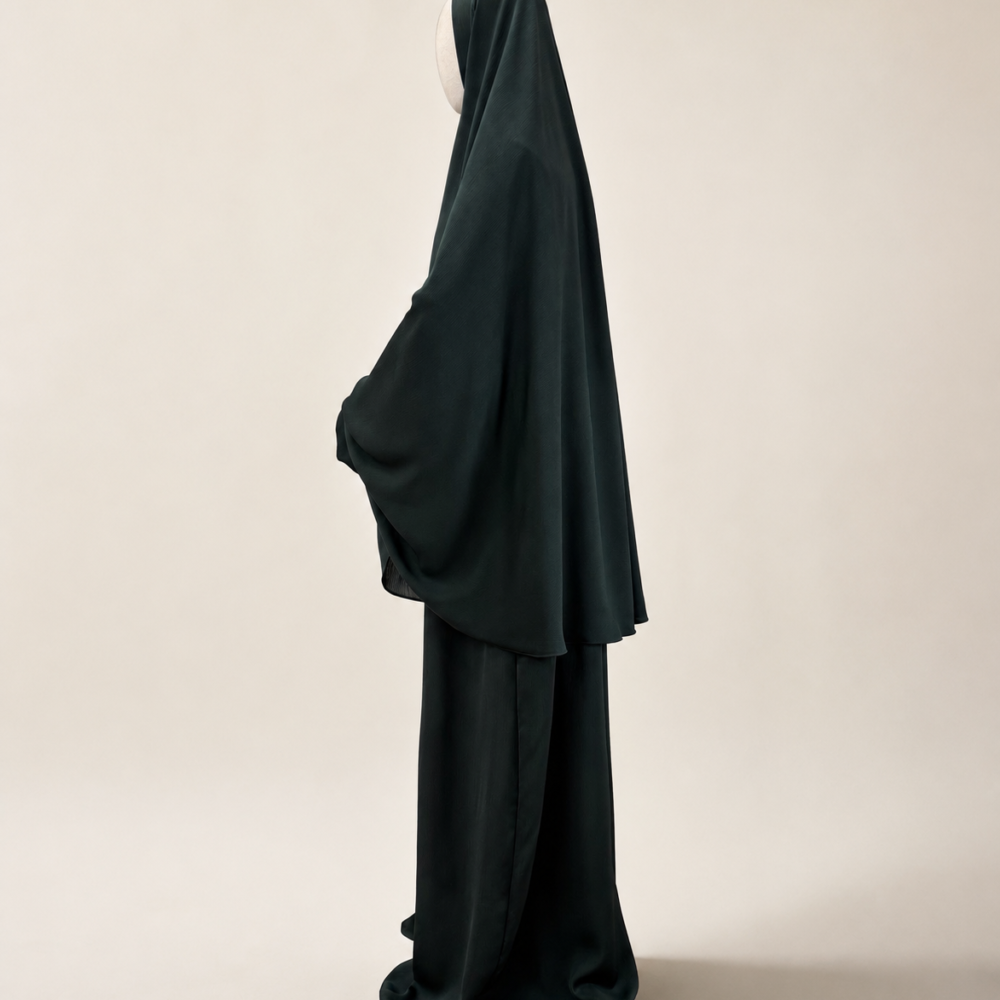 Alternative view of Oemayrah Medium Khimaar ‘Pine Green'