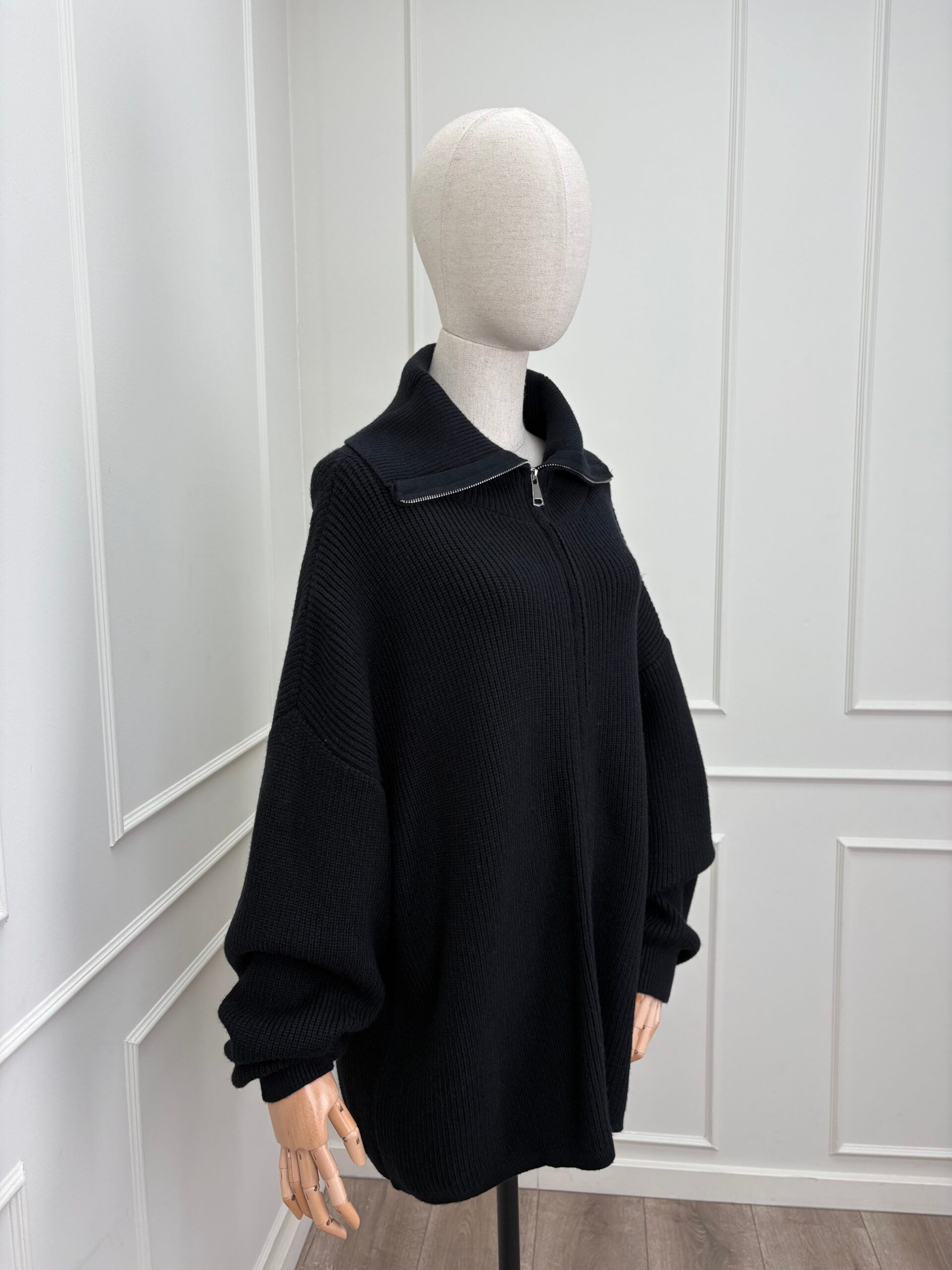 Nesrine Vest 'Black'